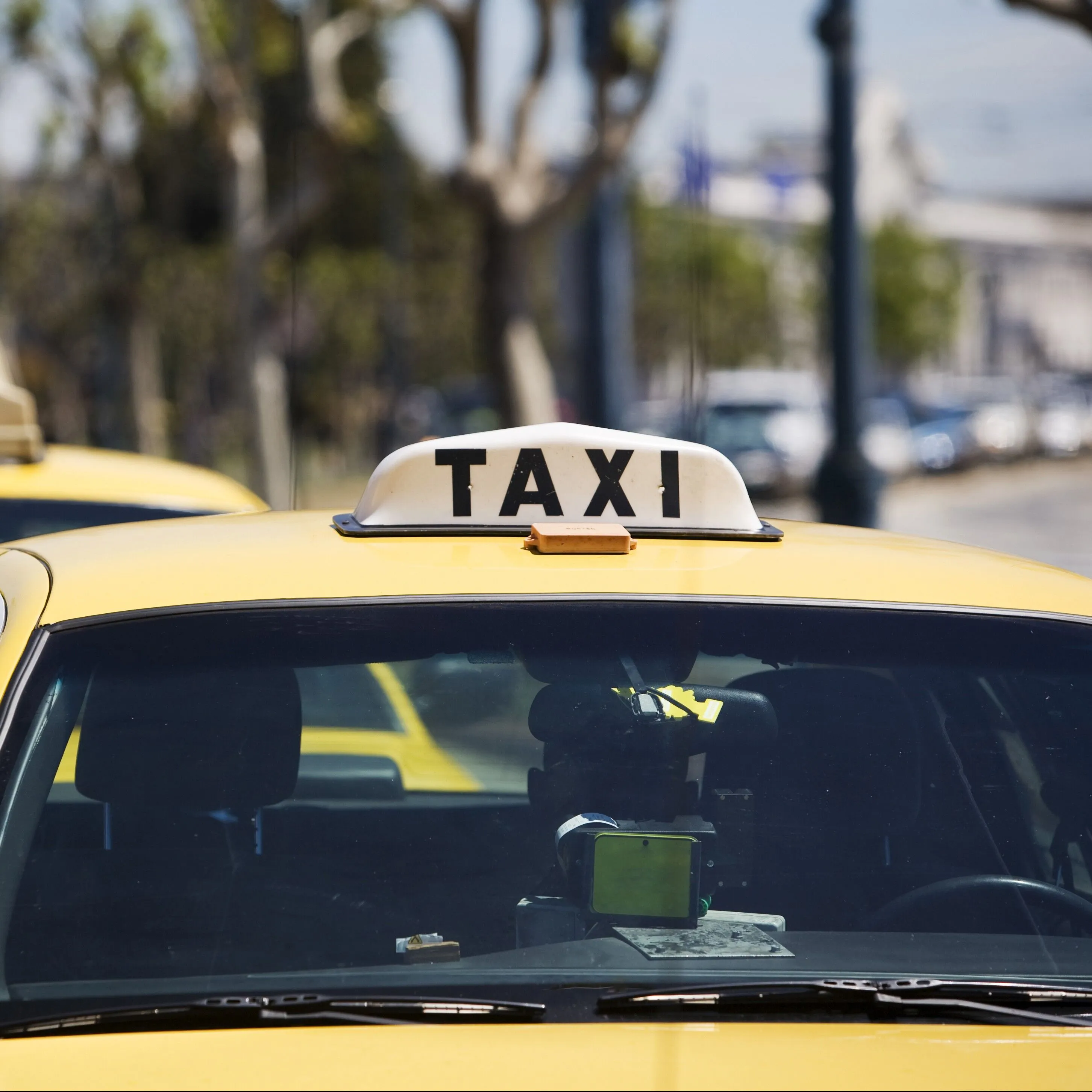 Taxis & Limousines